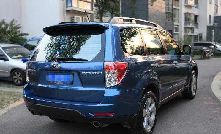 Subaru Forester Factory Post No Light Spoiler (2009-2013)